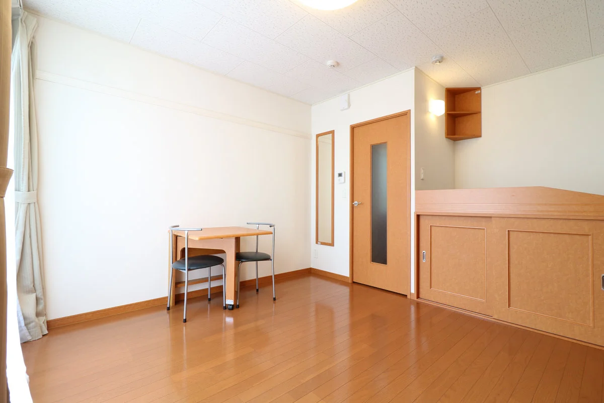 ベッド下に収納スペースあり！荷物が多くても十分に収まります！