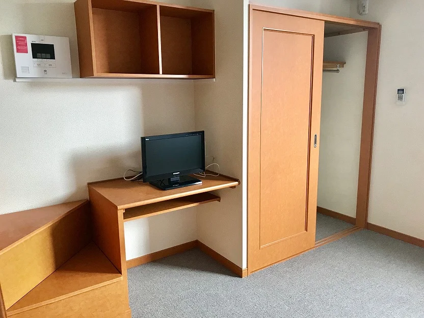 お部屋によってカーペットの色が異なります