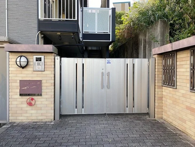 オートロックゲート付き。