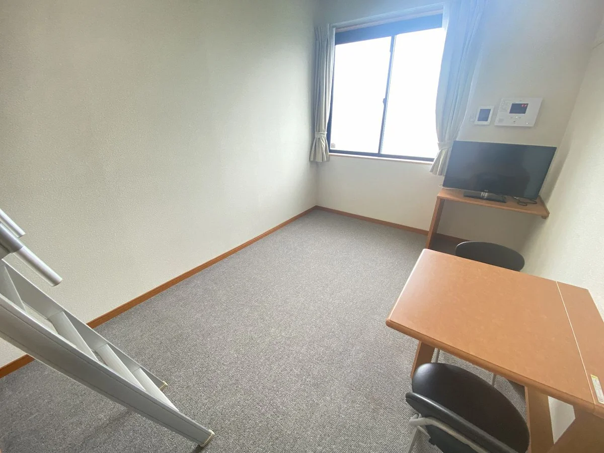 お部屋によって絨毯の種類・家電のメーカー等が異なります