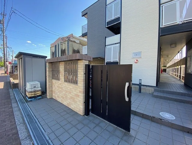 オートロックゲート付き。