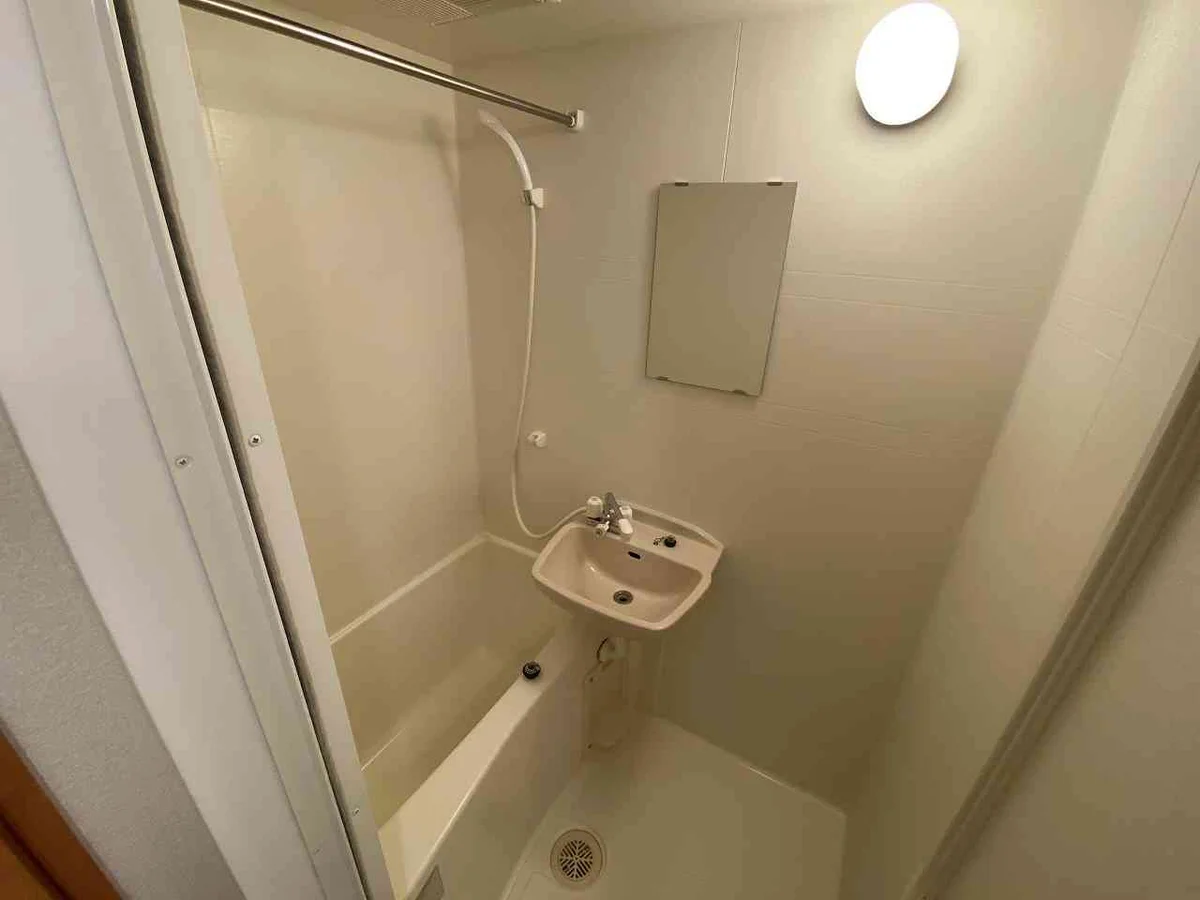 設備仕様は号室により異なる為、現況を優先致します。