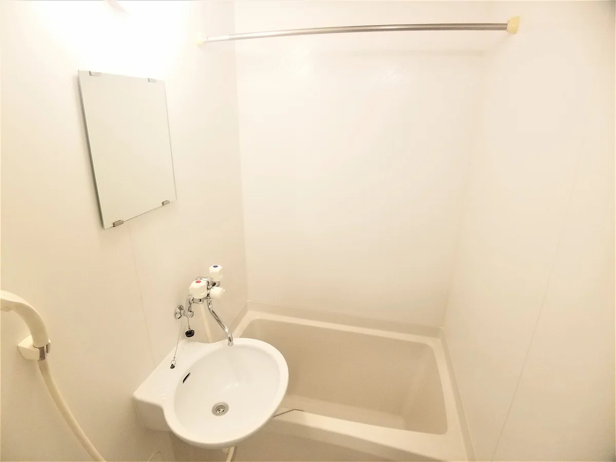 設備・使用は号室により異なる為、現況を優先致します。