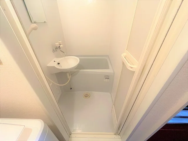 シャワー付きバスルーム