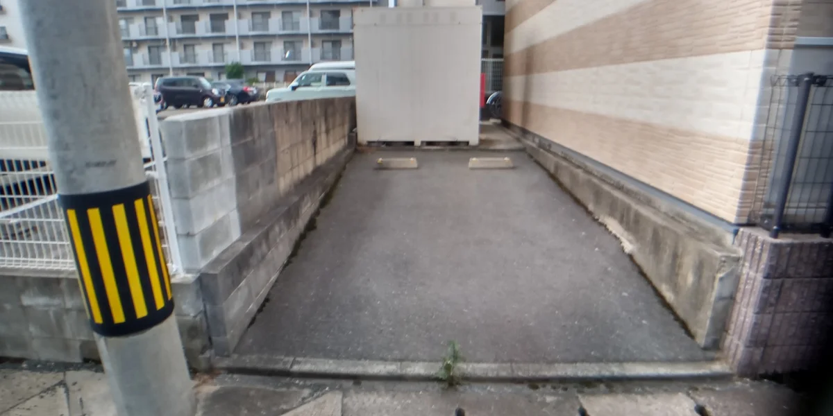 敷地内駐車場は1台のみ