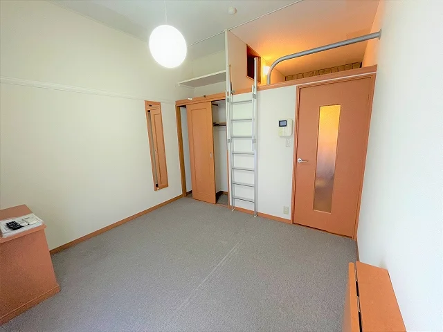 2Ｆのお部屋はカーペットです。