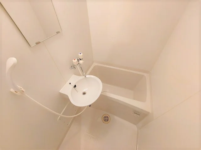シャワー付きバスルーム