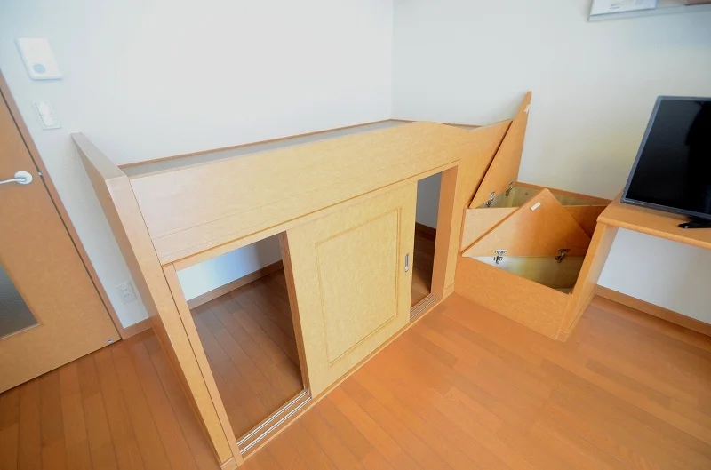 ベッド下収納でお部屋スッキリ