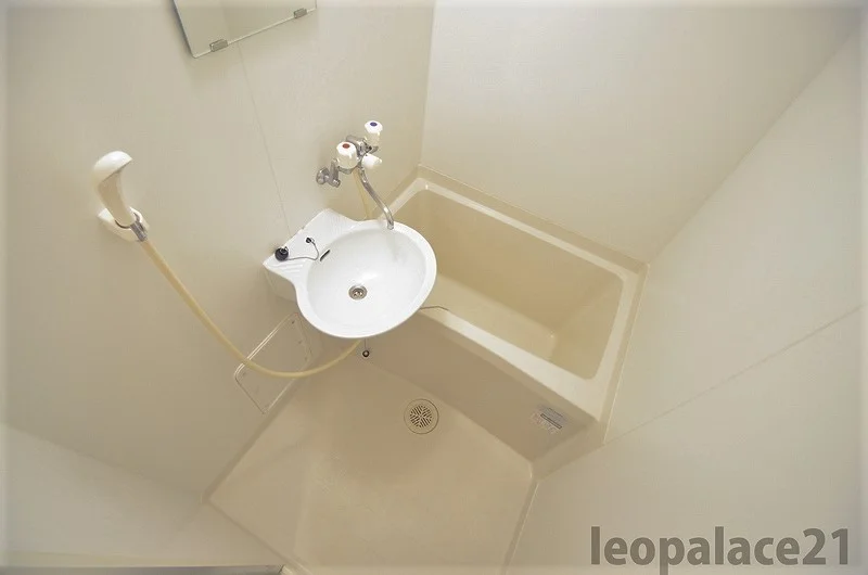 設備・仕様は号室により異なる為現況を優先致します。