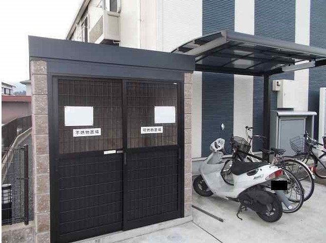 ゴミ置き場、駐輪場