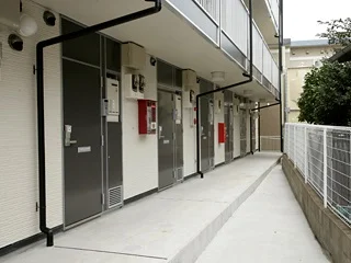 共用部分は清掃業者が清掃しています。