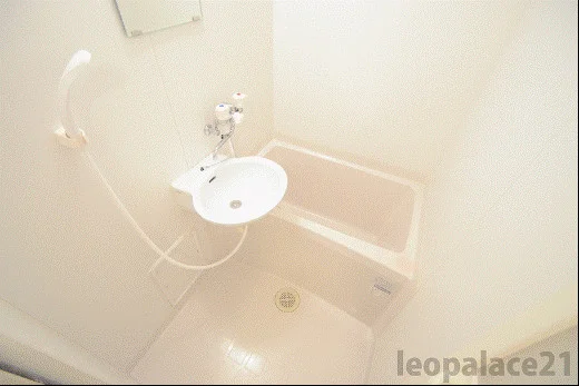 備品や設備仕様は号室等により異なります現地をご確認下さい。