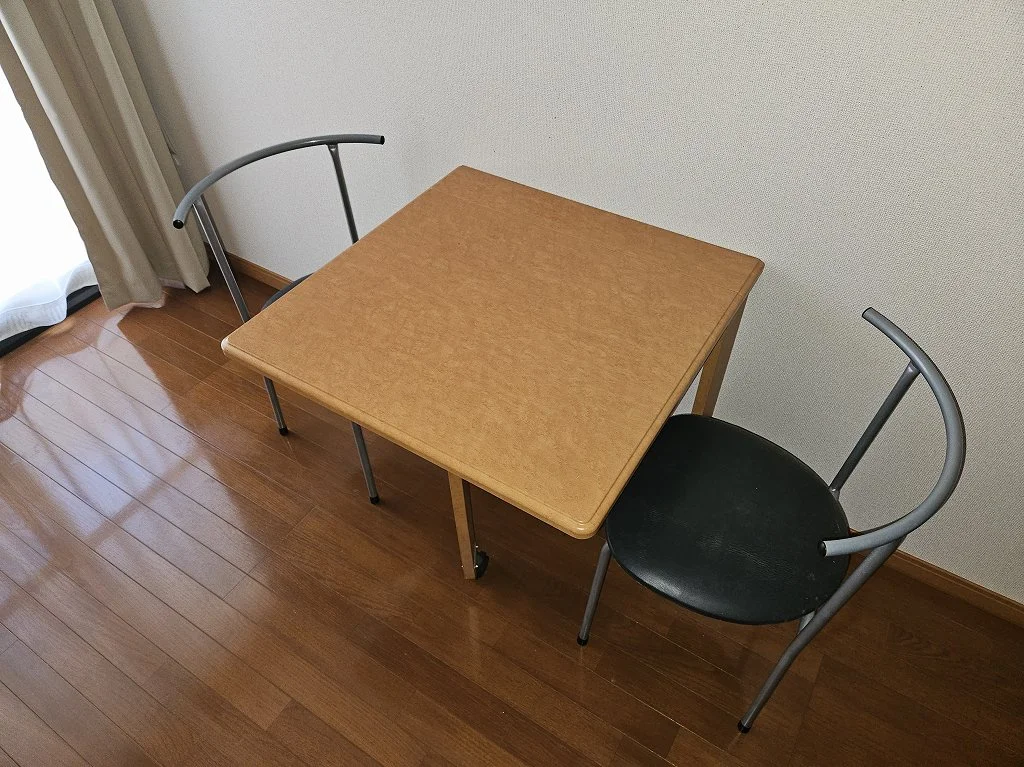 机・椅子