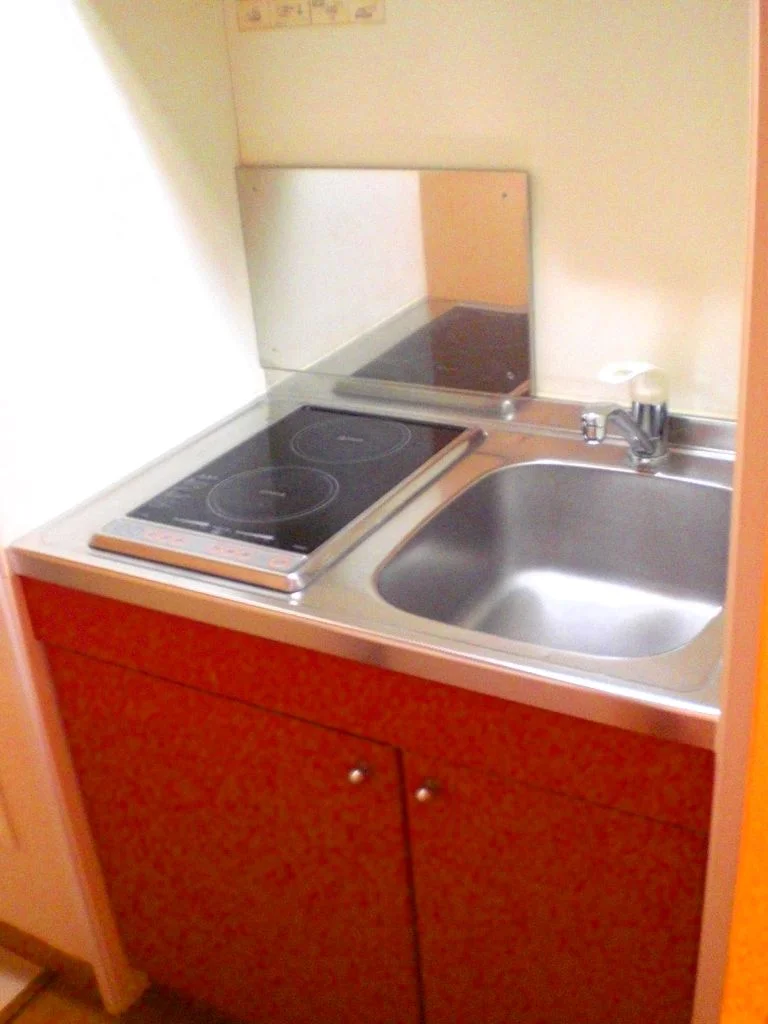 電気コンロなので初めての一人ぐらいでも安心！