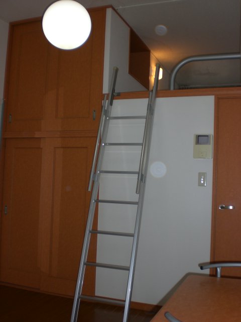 ２階は絨毯仕様