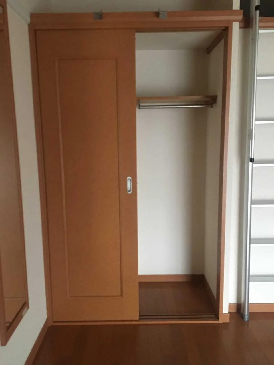 1階はフローリング、2階はじゅうたんです。