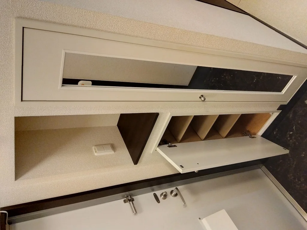 シューズボックス・鏡