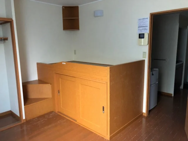 造付ベッドと収納です