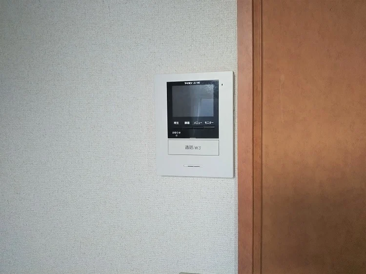 モニター付きインターフォンで安心です