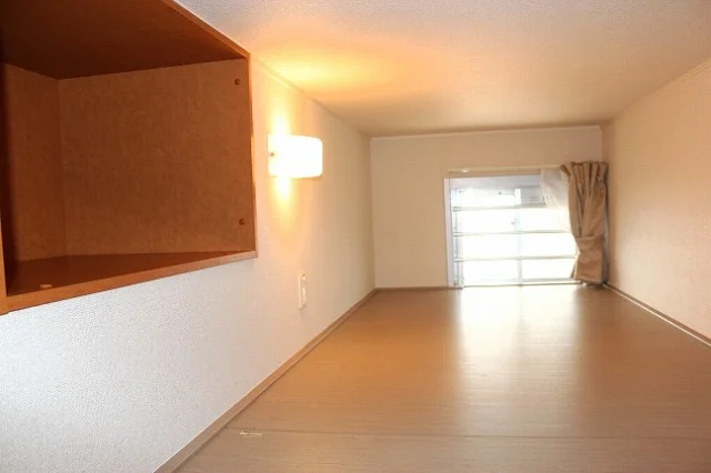 小窓付きのロフト空間♪