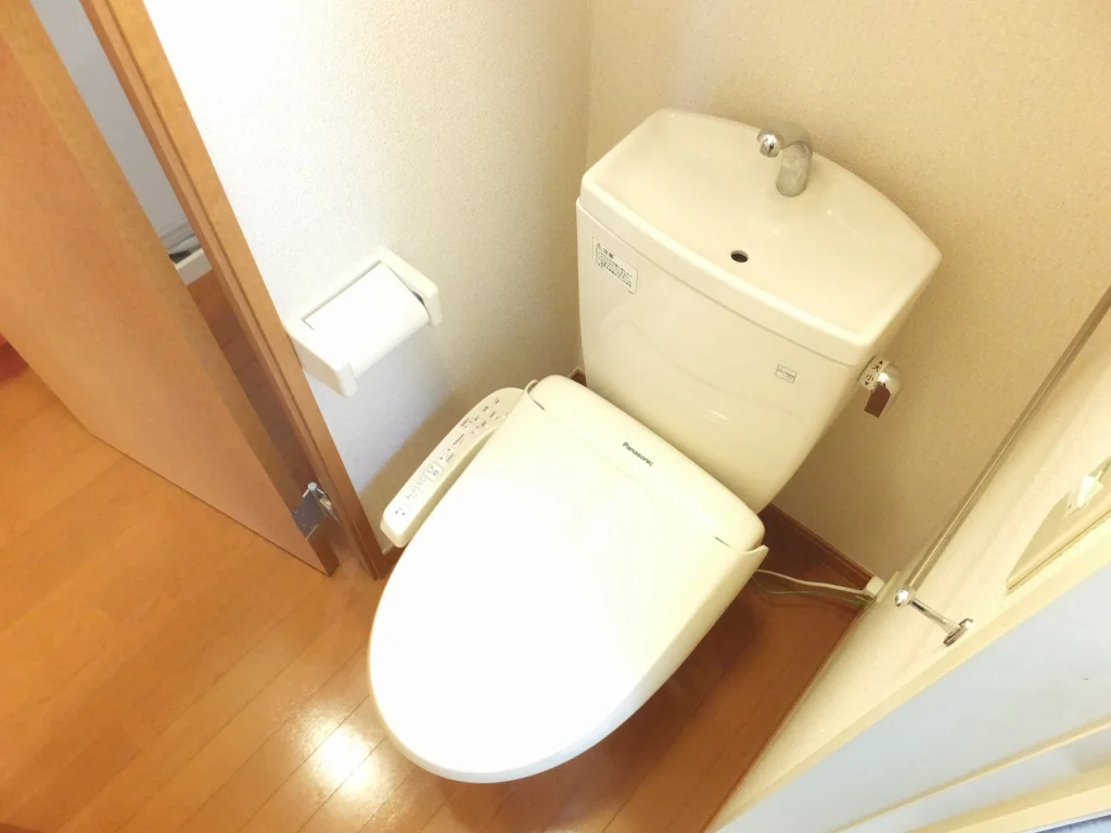 温水洗浄便座対応の為、１年中快適です。