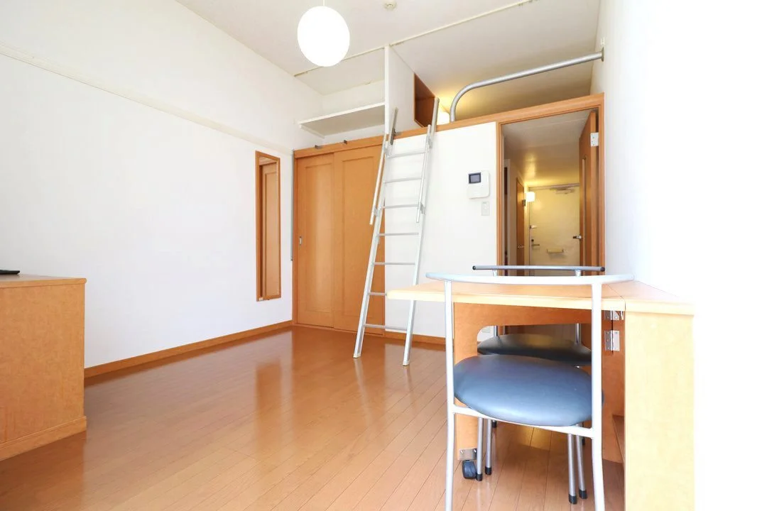 ロフトタイプは天井が高いので開放的なお部屋となります。