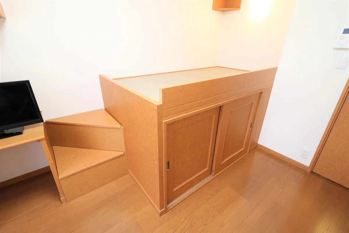 ベッド下に収納スペースあり！荷物が多くても十分に収まります！