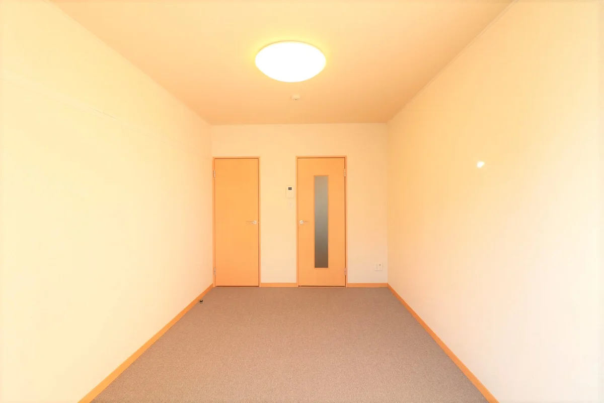 １Ｆはフローリング仕様・２Ｆは絨毯仕様になります。