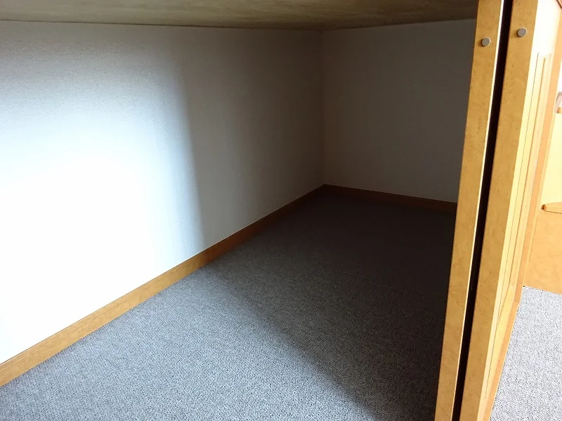 ベッド下収納