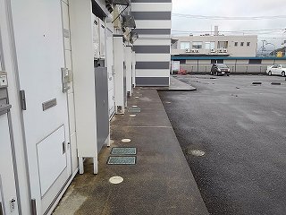 玄関前