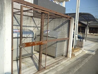 ダストボックス