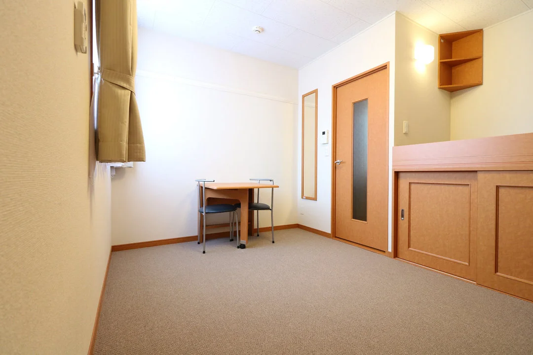 ベッド下に収納スペースあり！荷物が多くても十分に収まります！