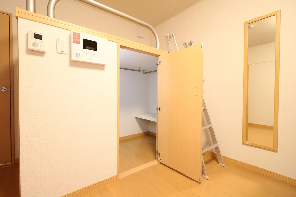 ウォークインクローゼット付！お部屋もすっきり片付けられます