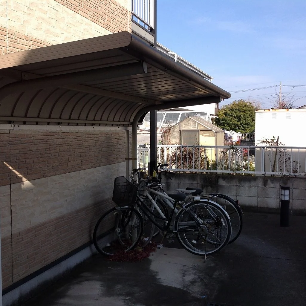 屋根付き駐輪場になります
