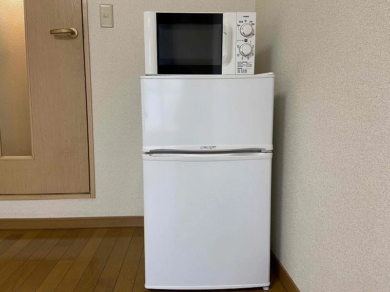 ※同タイプ部屋の写真となります（冷蔵庫・レンジ）