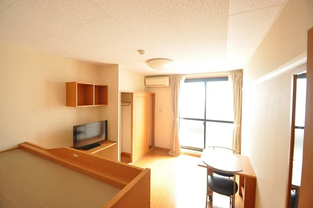 開放的な窓があり明るい空間です