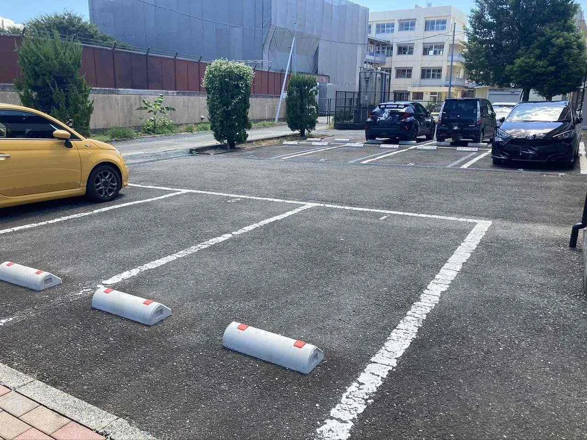 設備仕様は号室により異なる為、現況を優先致します。