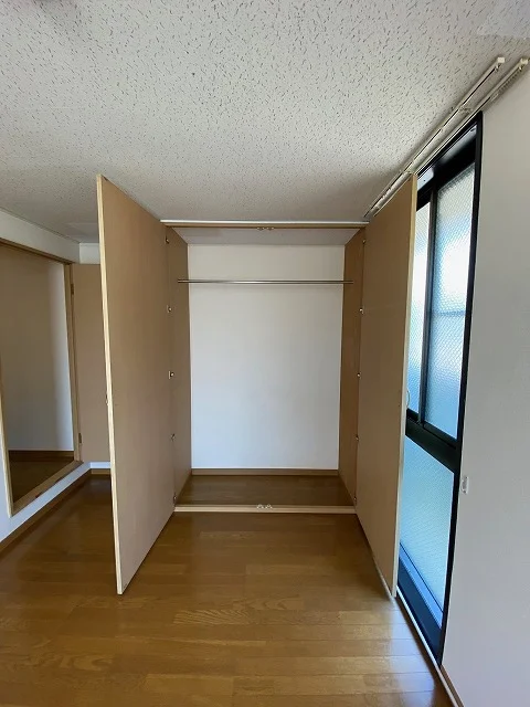 現状優先となります。