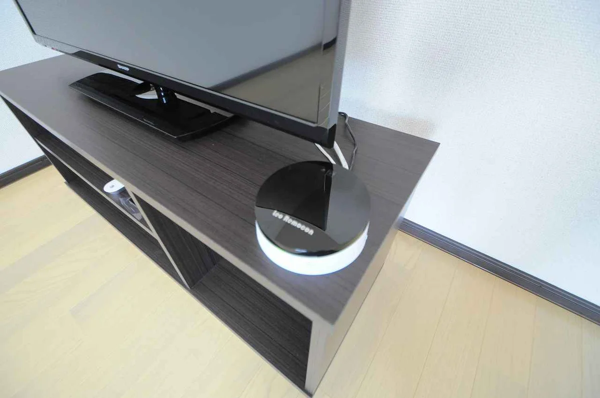 類似タイプ　スマホでTV・照明・エアコンを操作　外出先からも