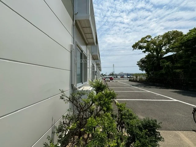 窓先