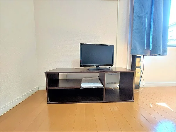 テレビ設置済　サイズやメーカーは現況優先とします。