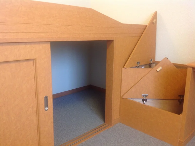 備えベッド下は収納スペース完備。