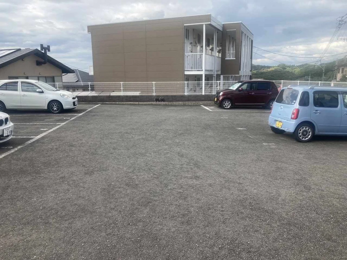 設備・仕様は号室により異なる為現況を優先致します。