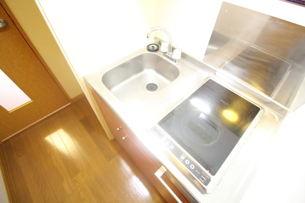２口のラジエントヒーターコンロのキッチンです♪