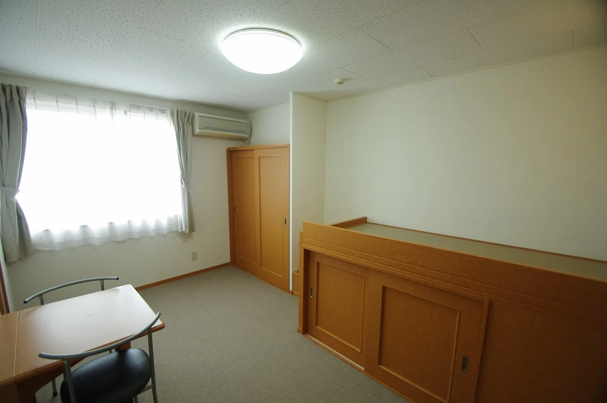 テーブルは折りたたみができます