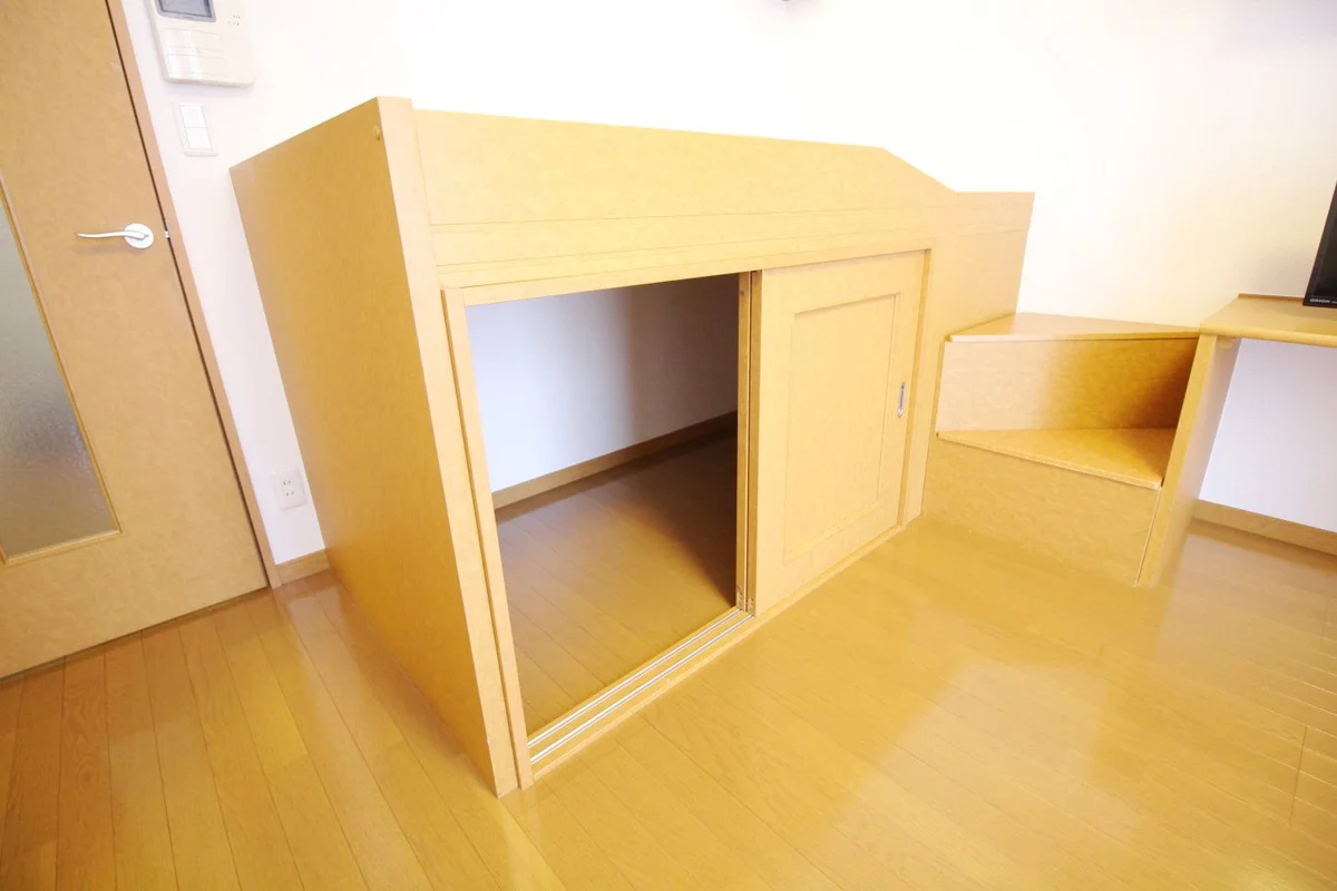 ベッド下の収納も大容量で、収納には困りません！