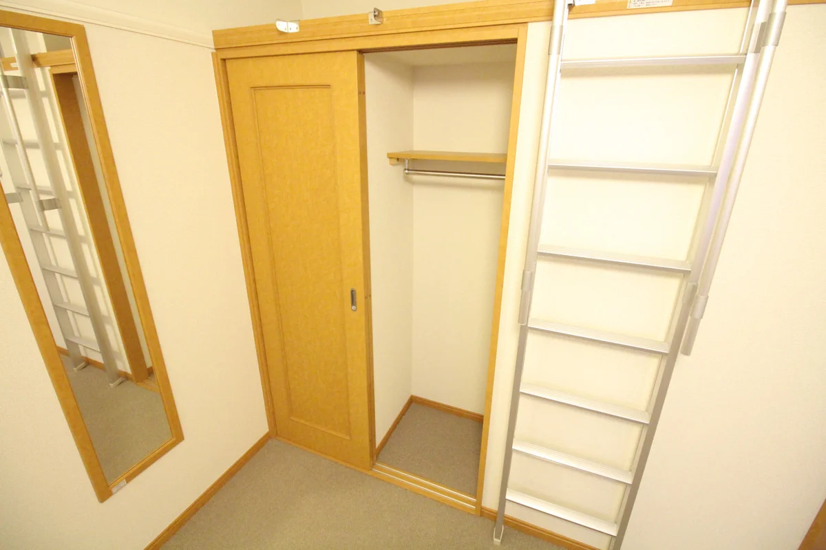 クローゼット・姿見も完備しております♪