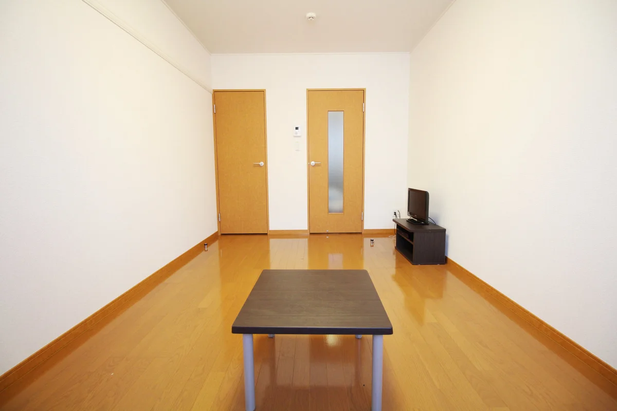 お部屋の入口横にはクローゼットがあります。