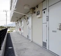 共用部分は清掃業者が清掃しています。