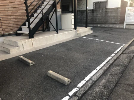 共用部分は清掃業者が清掃しております。